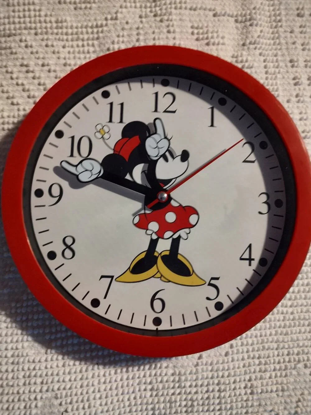 Minnie Mouse Retro Analog Clock